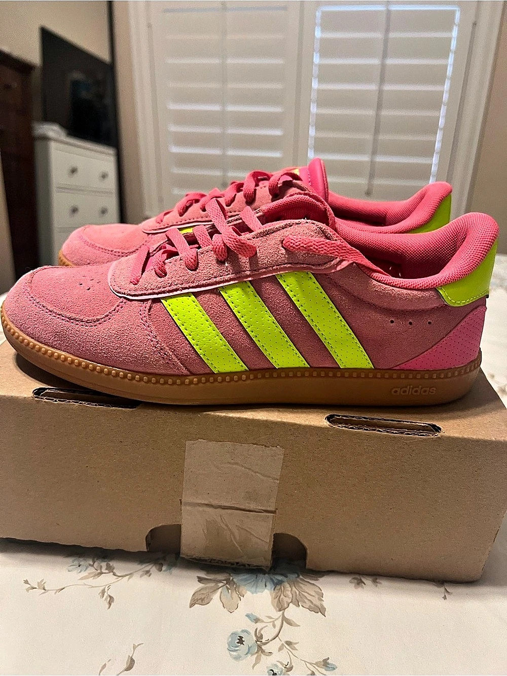 adidas Cloudfoam Plus Pink & Green US 6.5 Like New